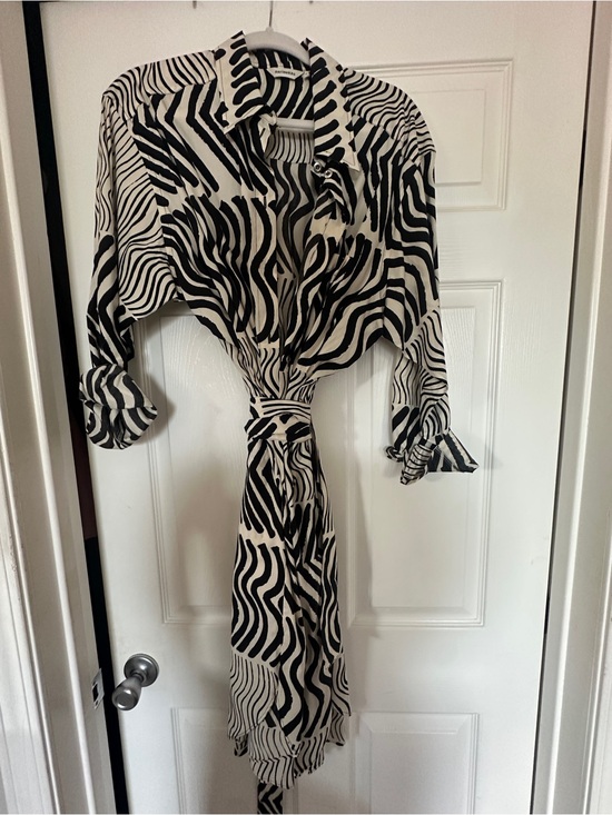 Marimekko Dresses & Skirts - Marimekko Black & White Zebra Print Tie-Waist Shirt Dress